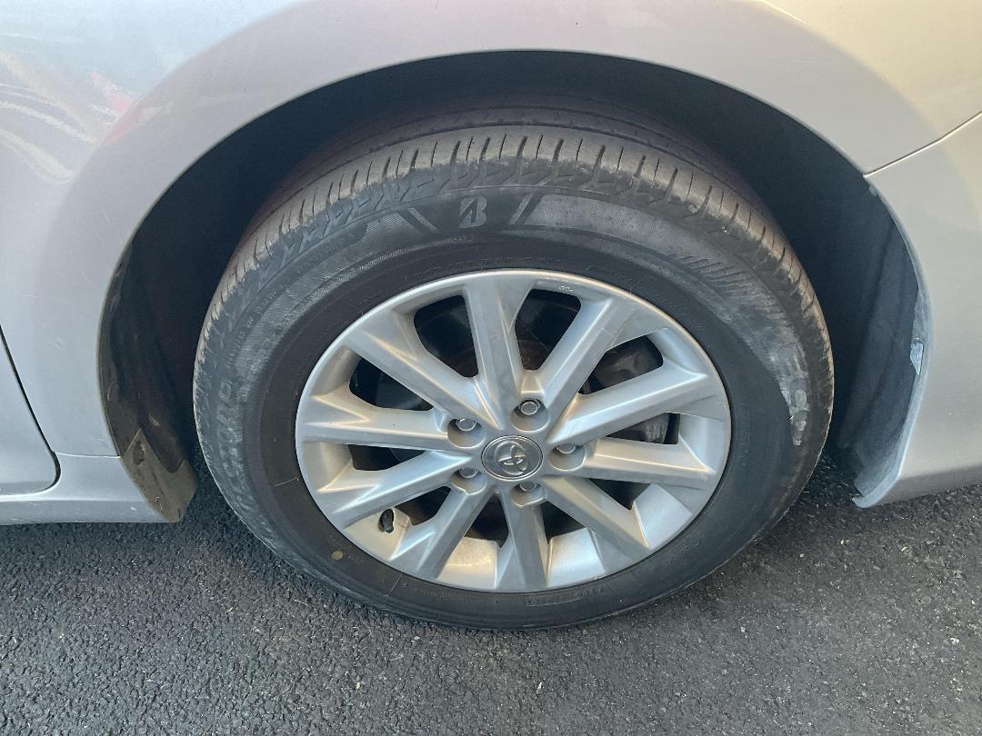 Photo '10' of Toyota Camry GL