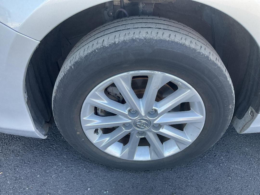 Photo '11' of Toyota Camry GL