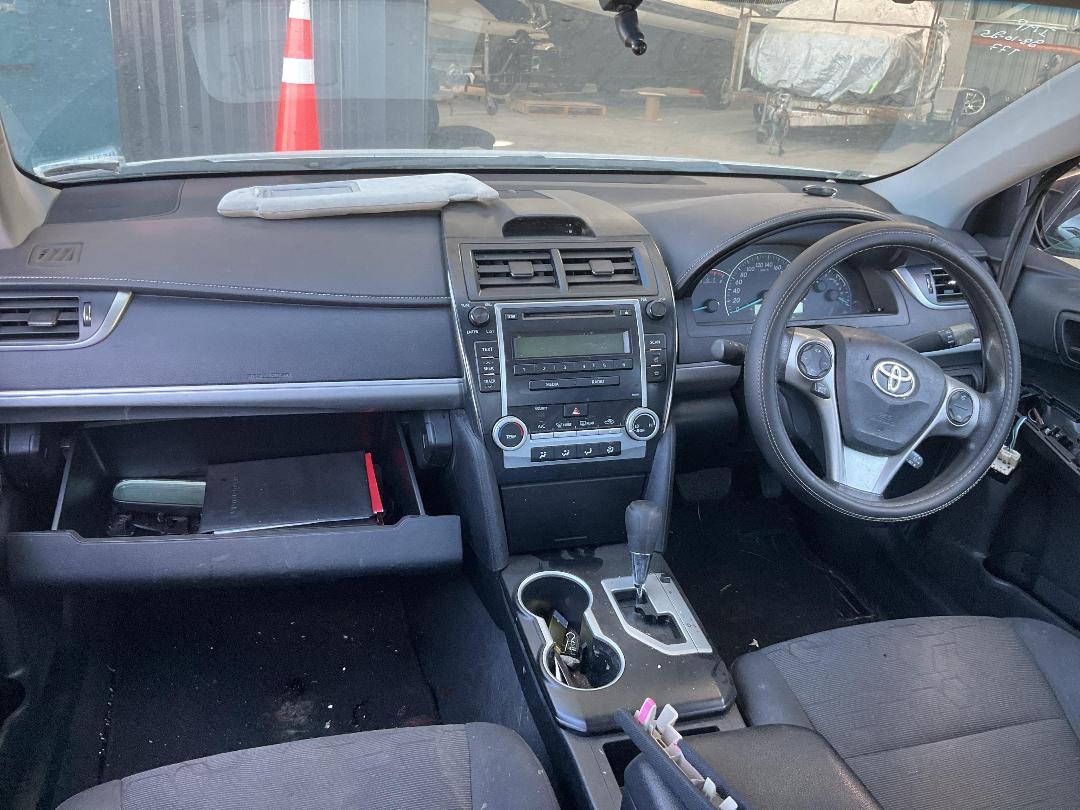 Photo '18' of Toyota Camry GL