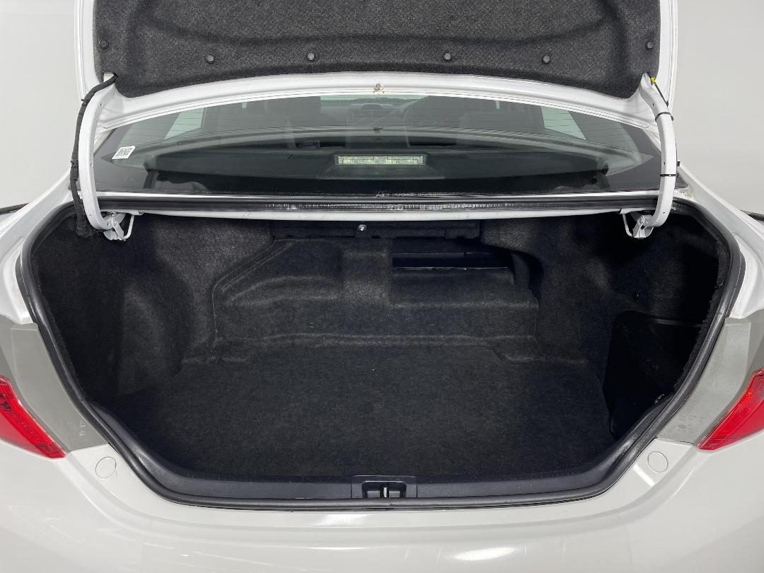 Photo '14' of Toyota Camry