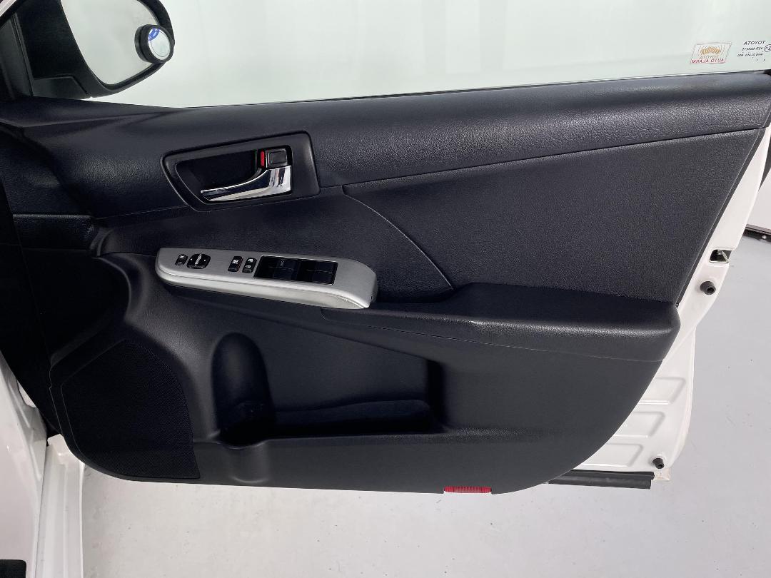 Photo '15' of Toyota Camry