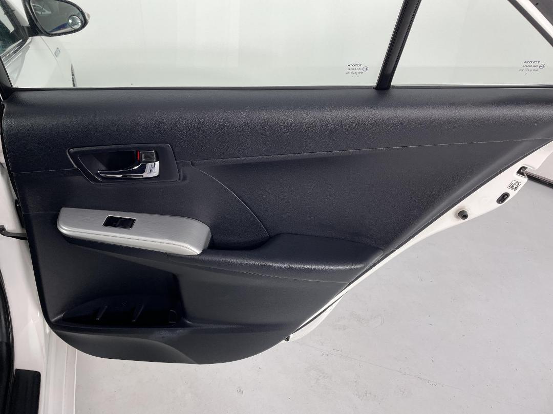 Photo '19' of Toyota Camry