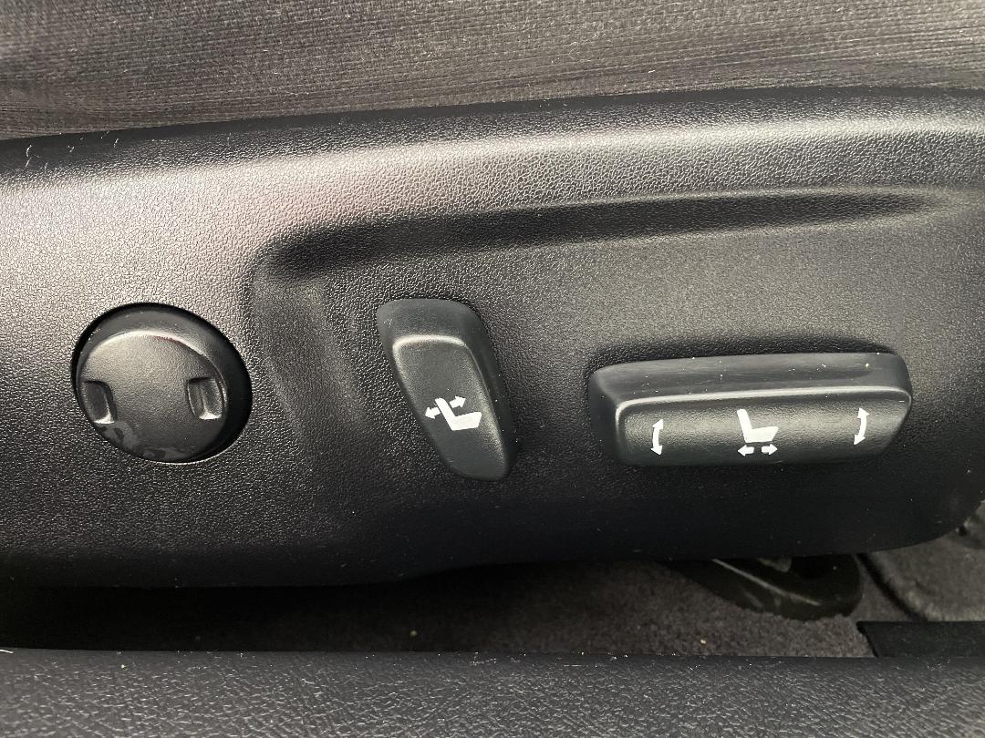 Photo '23' of Toyota Camry