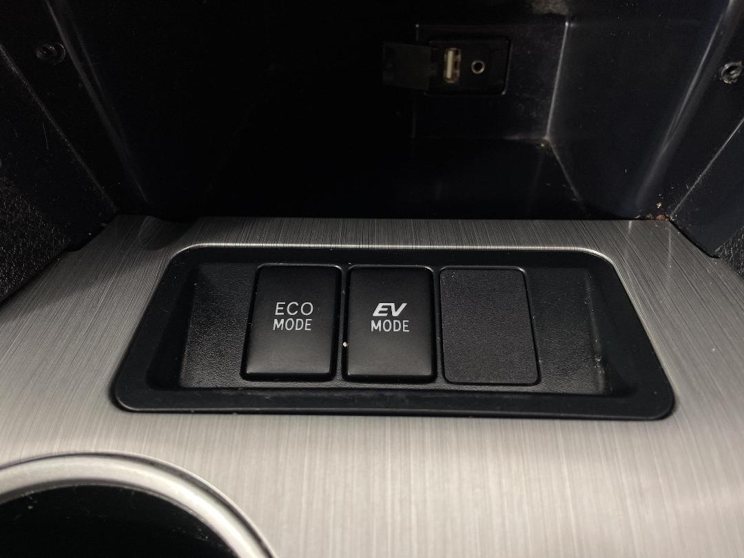 Photo '28' of Toyota Camry