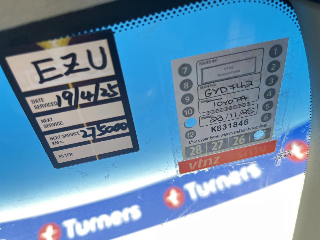 Photo '23' of Toyota Camry