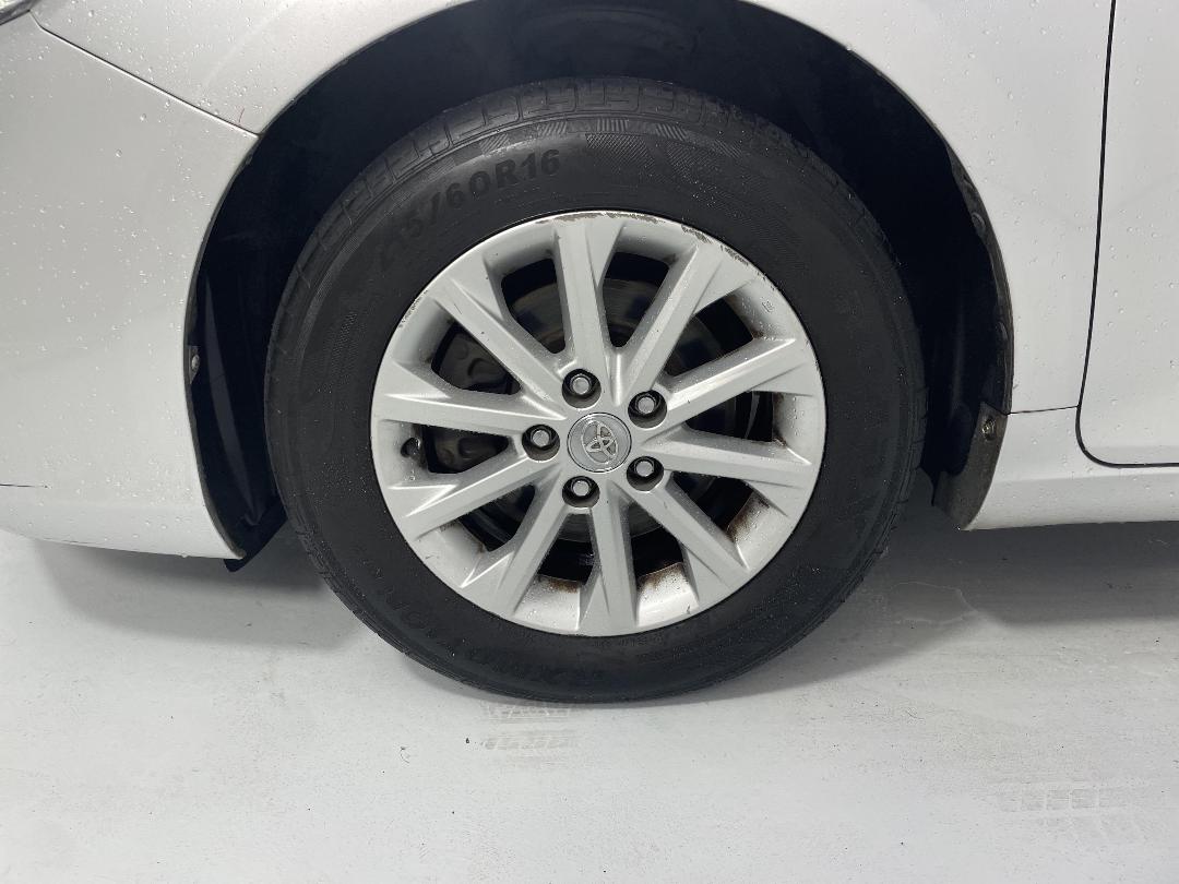 Photo '10' of Toyota Camry