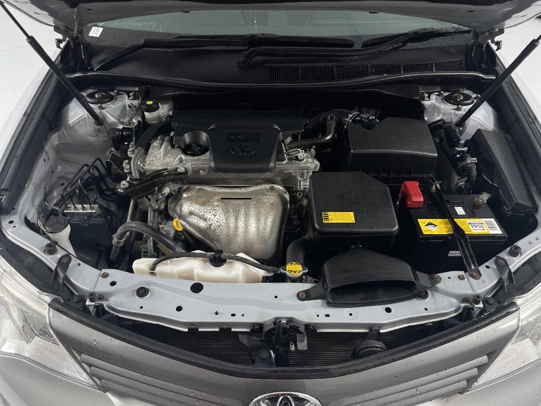 Photo '13' of Toyota Camry