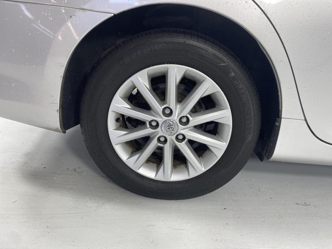 Photo '12' of Toyota Camry