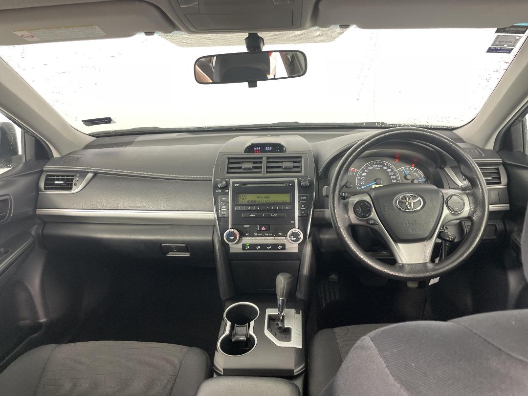 Photo '17' of Toyota Camry