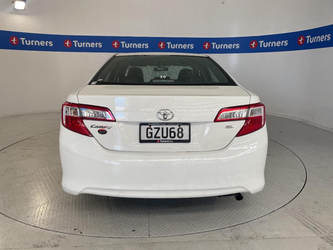 Photo '6' of Toyota Camry