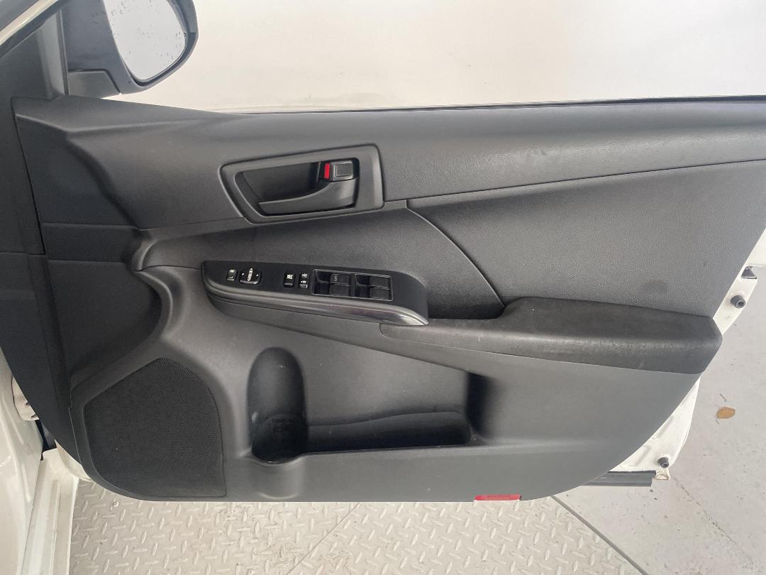 Photo '15' of Toyota Camry