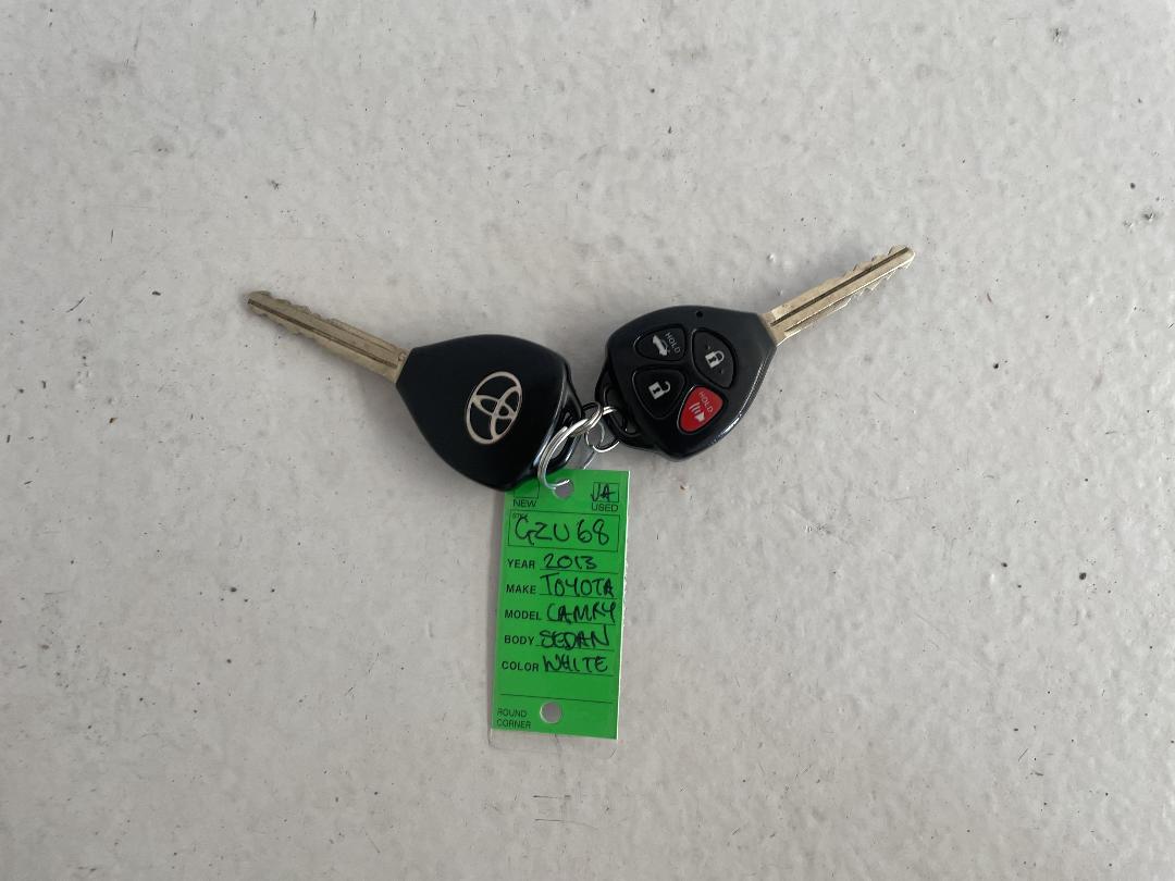 Photo '22' of Toyota Camry