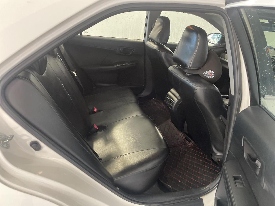 Photo '20' of Toyota Camry