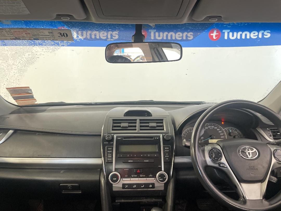 Photo '17' of Toyota Camry