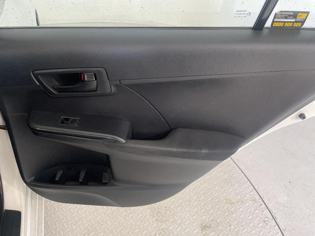 Photo '19' of Toyota Camry