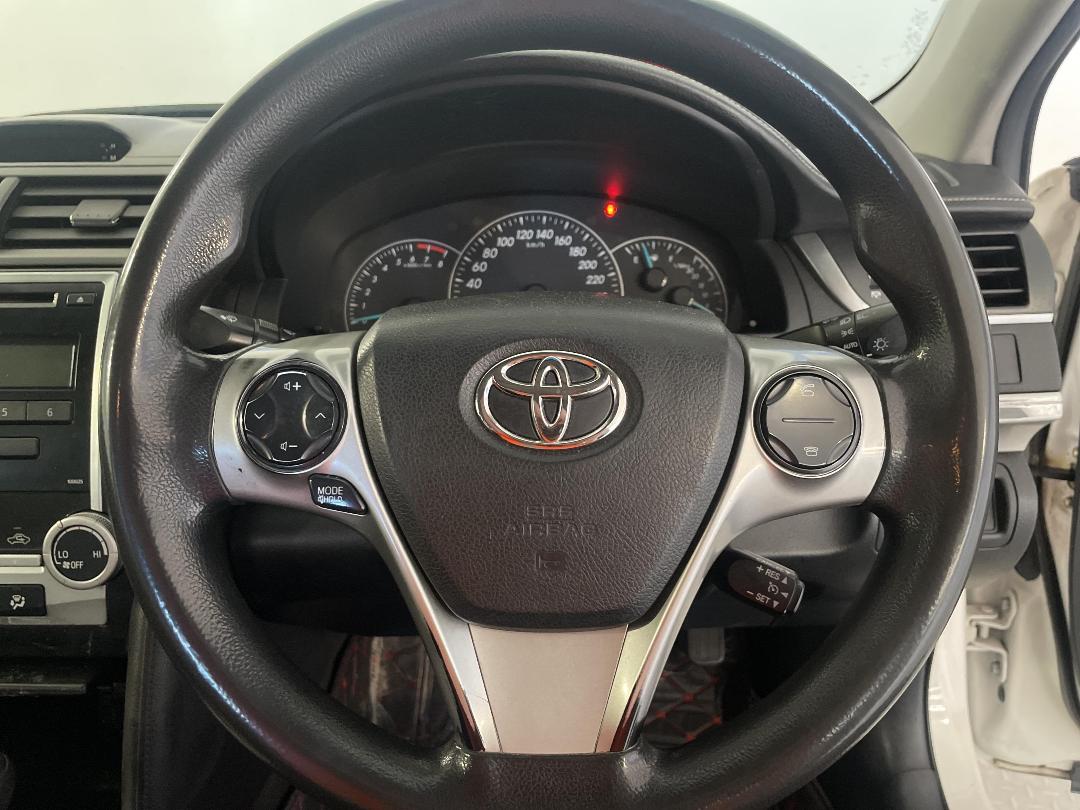 Photo '27' of Toyota Camry