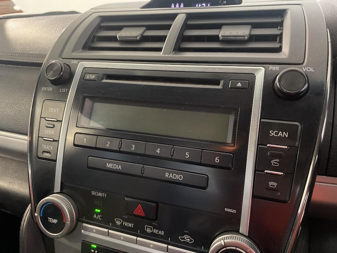 Photo '28' of Toyota Camry