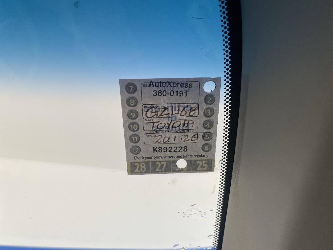 Photo '32' of Toyota Camry