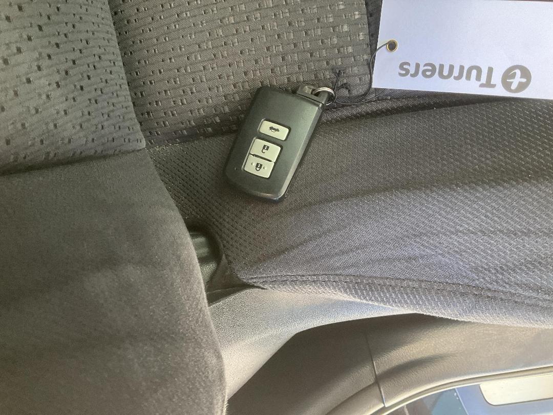 Photo '25' of Toyota Camry