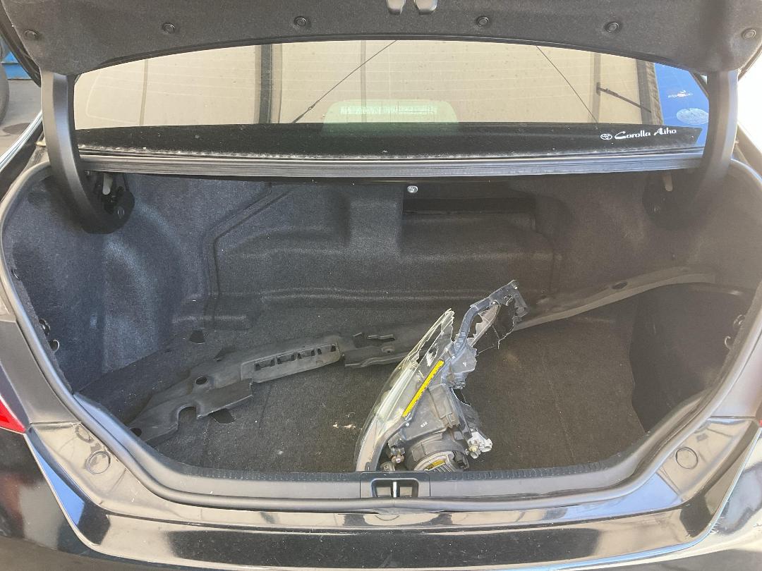 Photo '28' of Toyota Camry