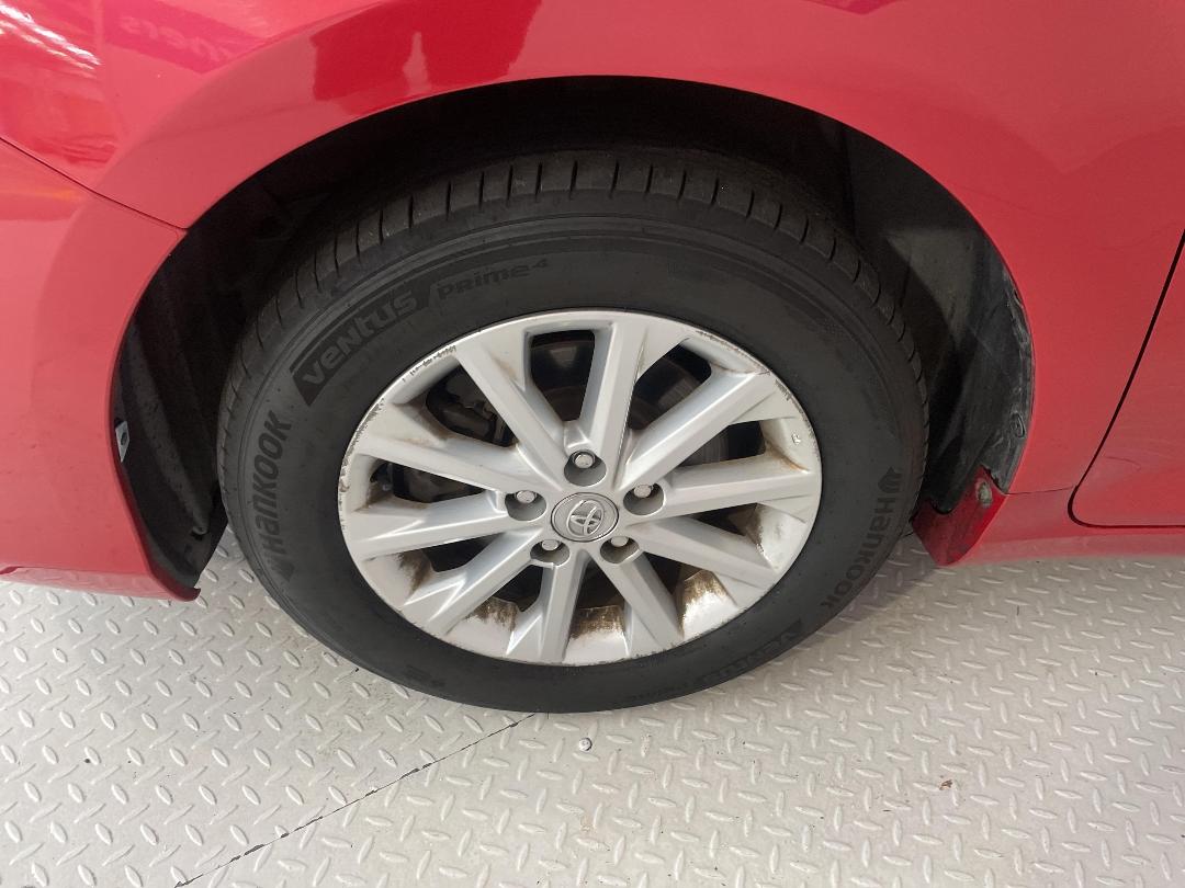 Photo '10' of Toyota Camry