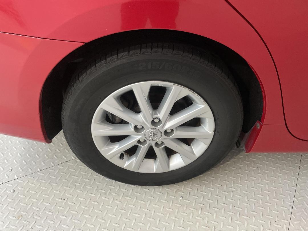 Photo '12' of Toyota Camry