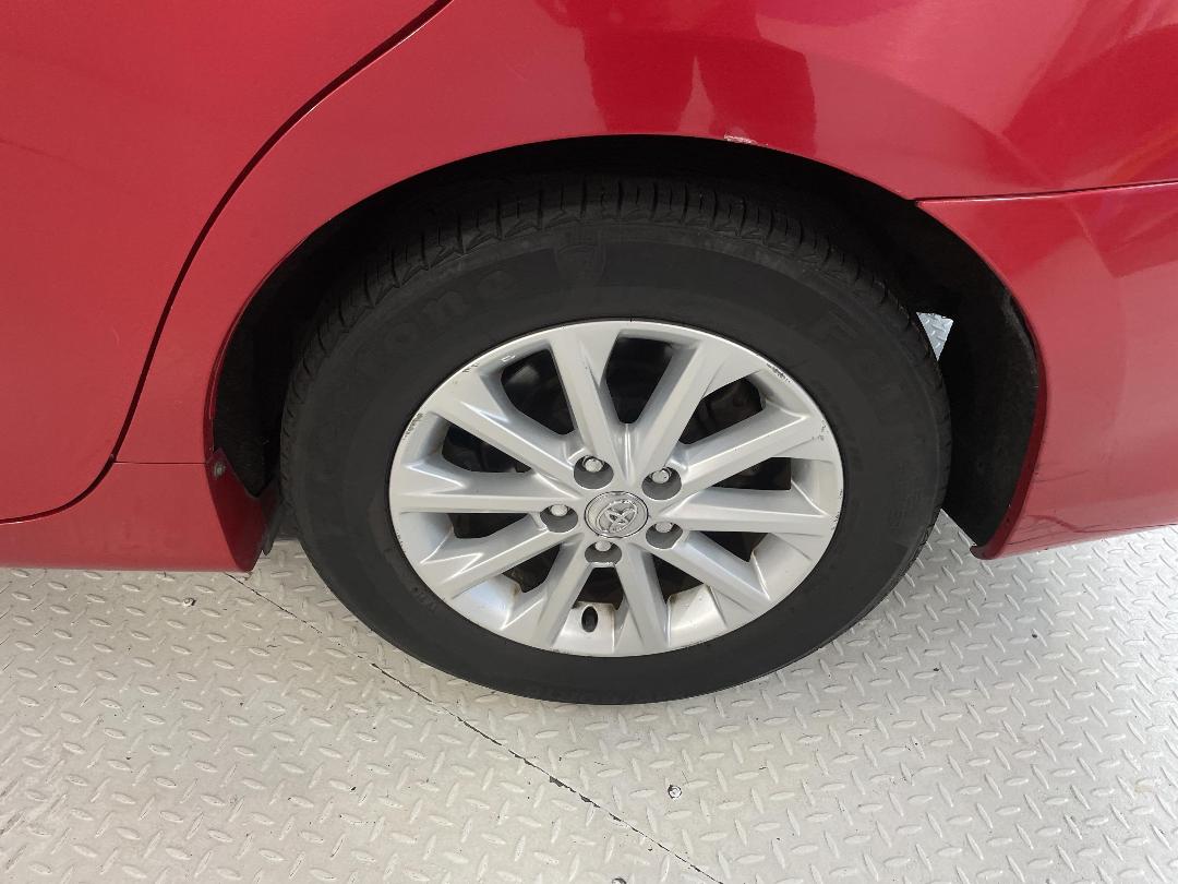 Photo '11' of Toyota Camry