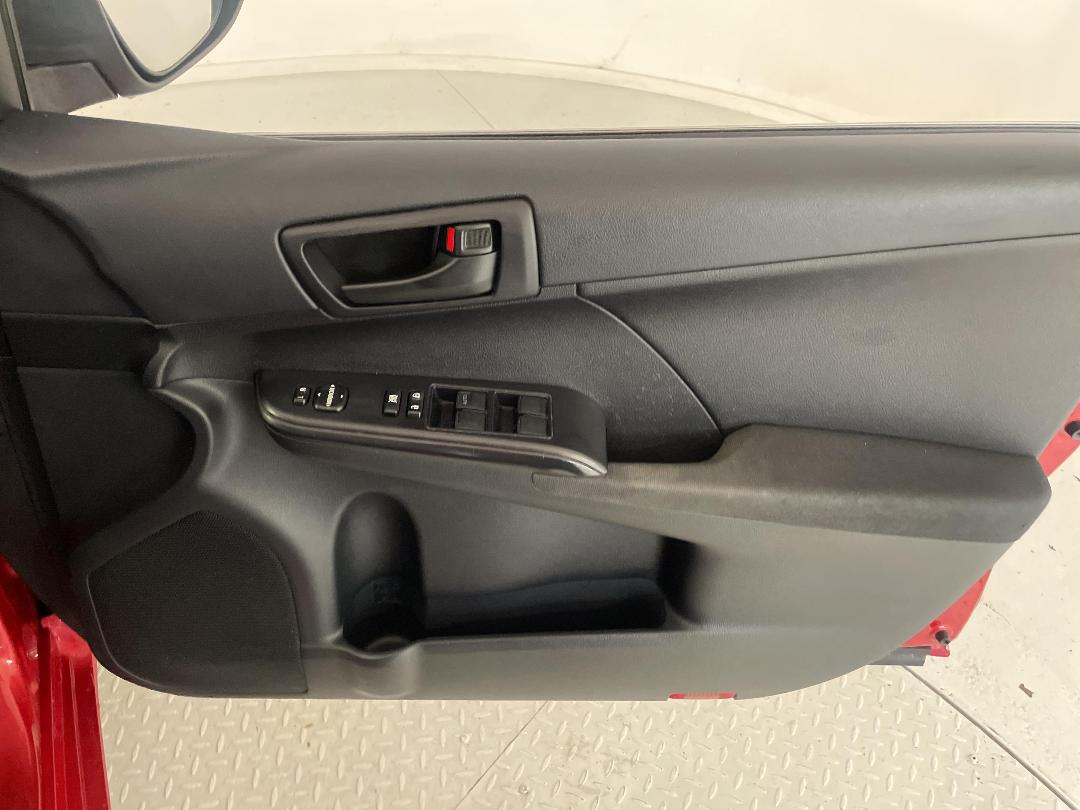 Photo '15' of Toyota Camry