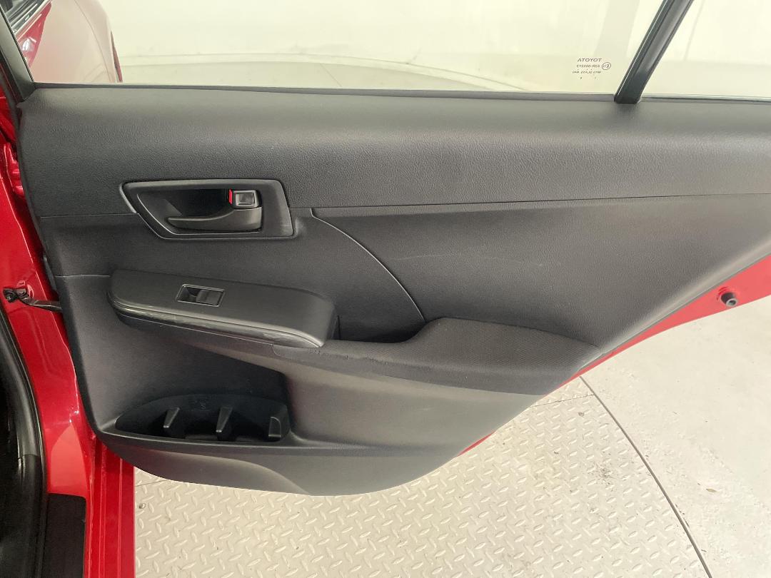 Photo '19' of Toyota Camry