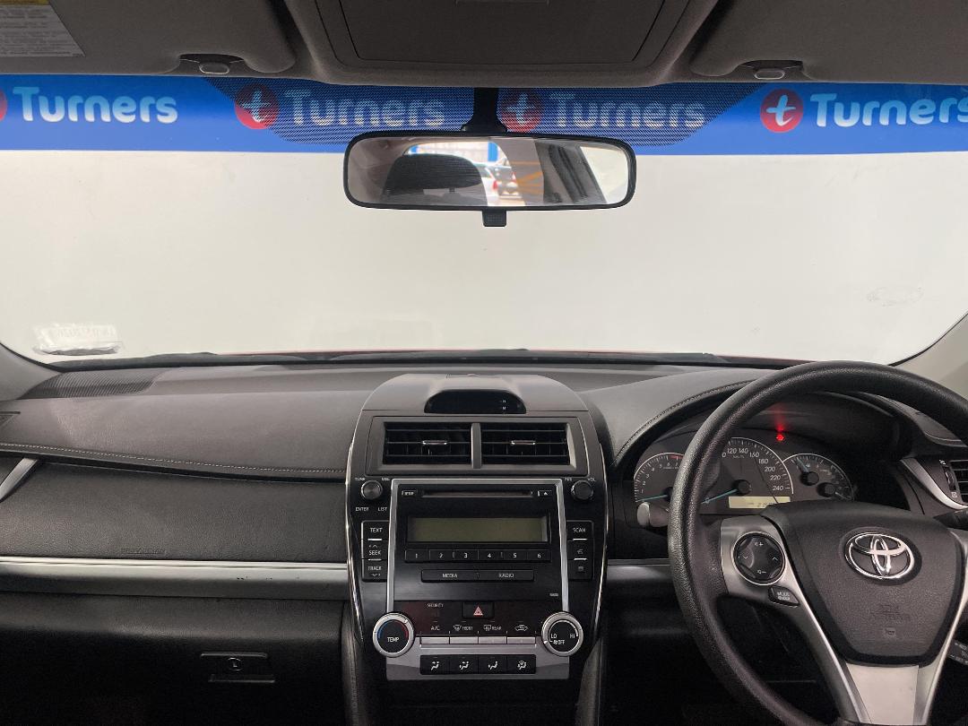 Photo '17' of Toyota Camry