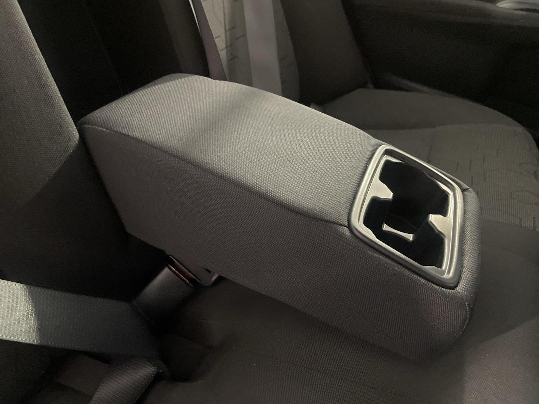 Photo '23' of Toyota Camry