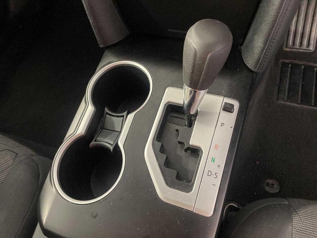 Photo '30' of Toyota Camry