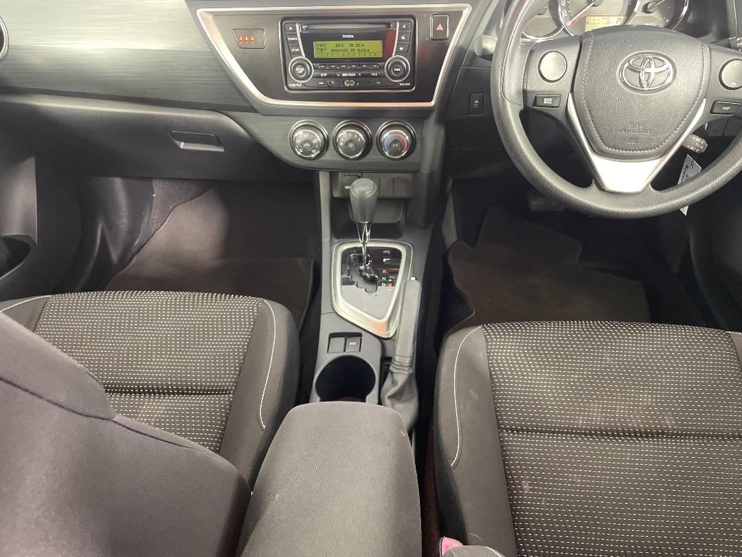 Photo '18' of Toyota Corolla Photo '18' of Toyota Corolla