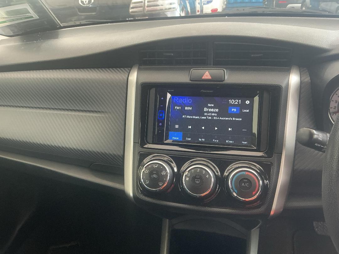 Photo '23' of Toyota Corolla GX Photo '23' of Toyota Corolla GX