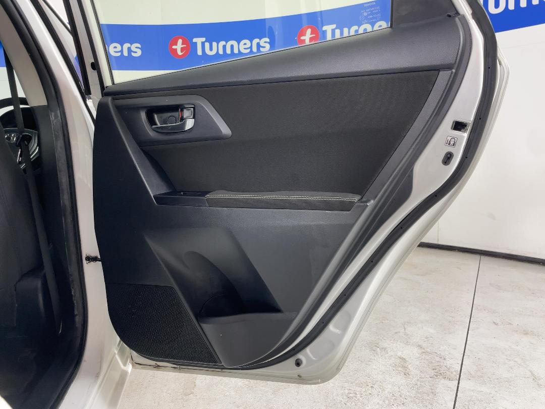 Photo '19' of Toyota Corolla