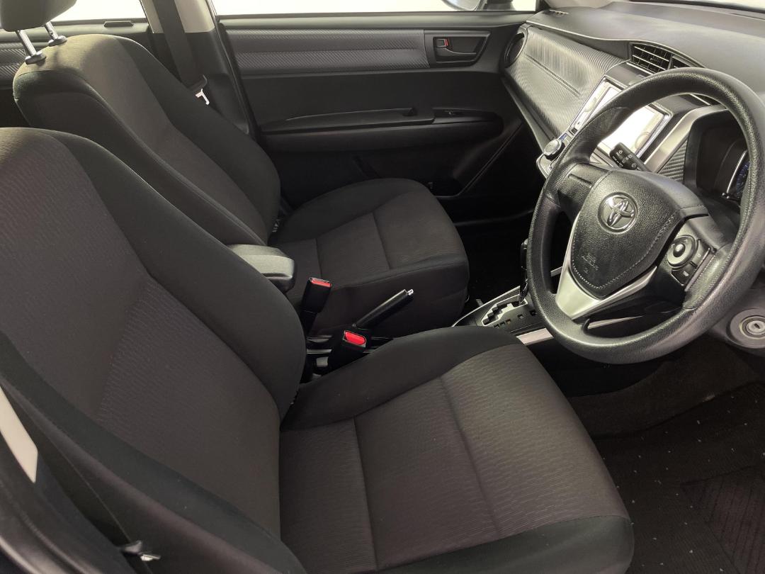 Photo '16' of Toyota Corolla