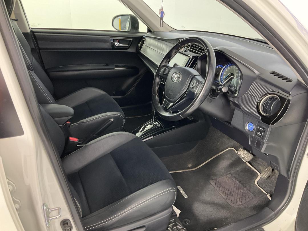 Photo '16' of Toyota Corolla Photo '16' of Toyota Corolla