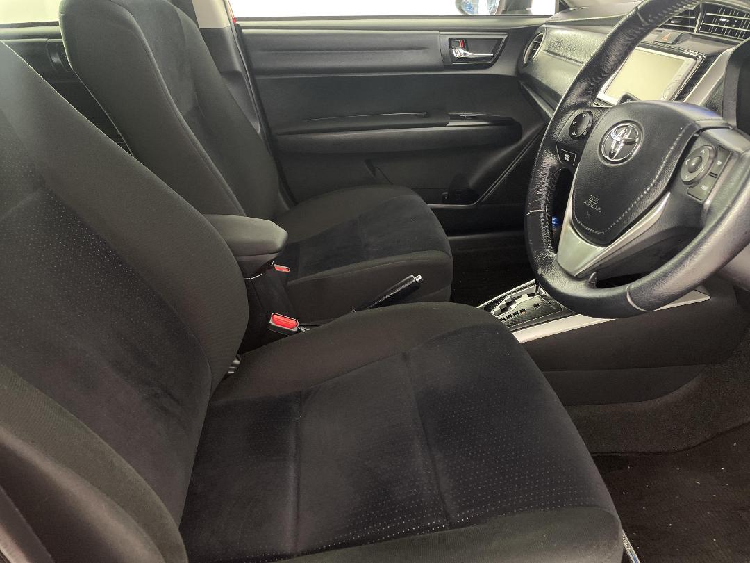 Photo '16' of Toyota Corolla Photo '16' of Toyota Corolla