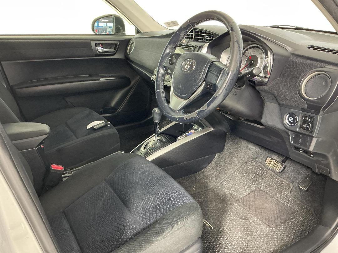 Photo '16' of Toyota Corolla