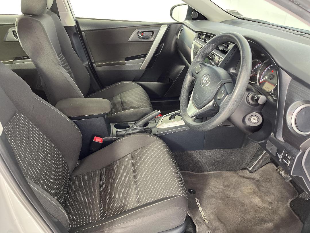 Photo '16' of Toyota Corolla Photo '16' of Toyota Corolla