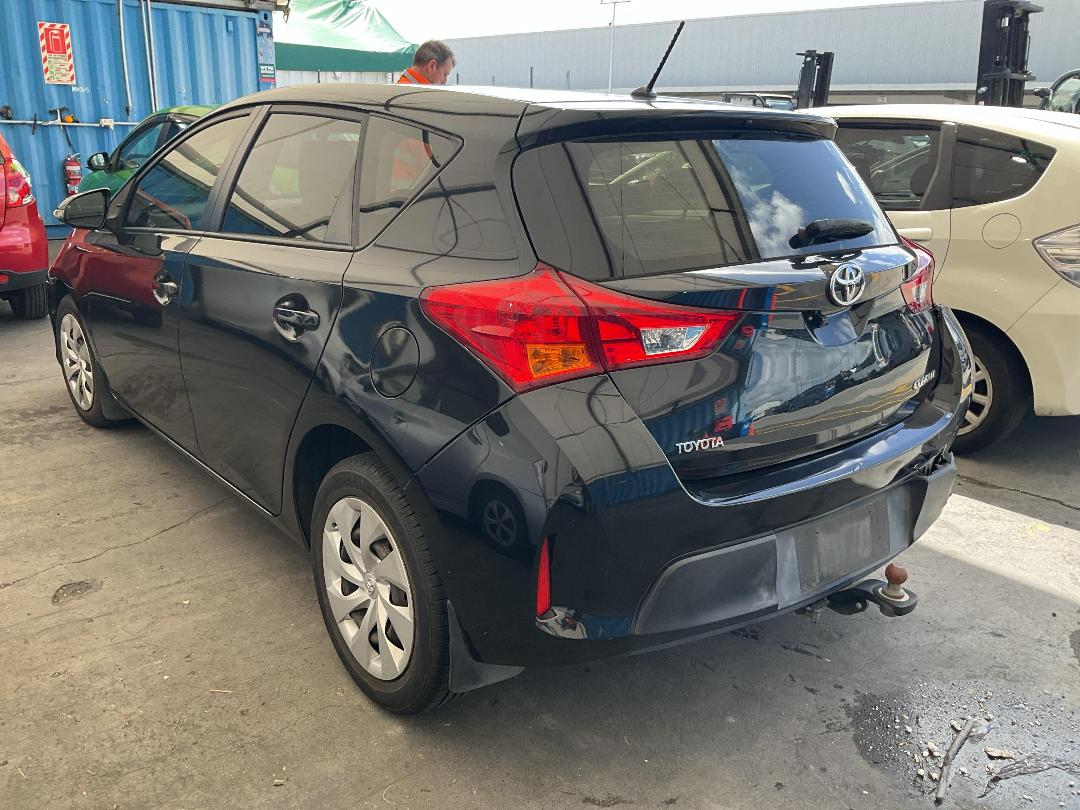 Photo '4' of Toyota Corolla GX Photo '4' of Toyota Corolla GX