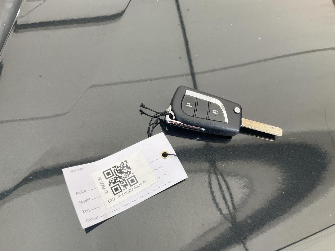 Photo '13' of Toyota Corolla GX Photo '13' of Toyota Corolla GX