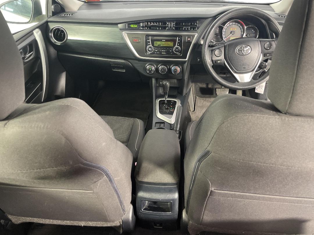 Photo '18' of Toyota Corolla