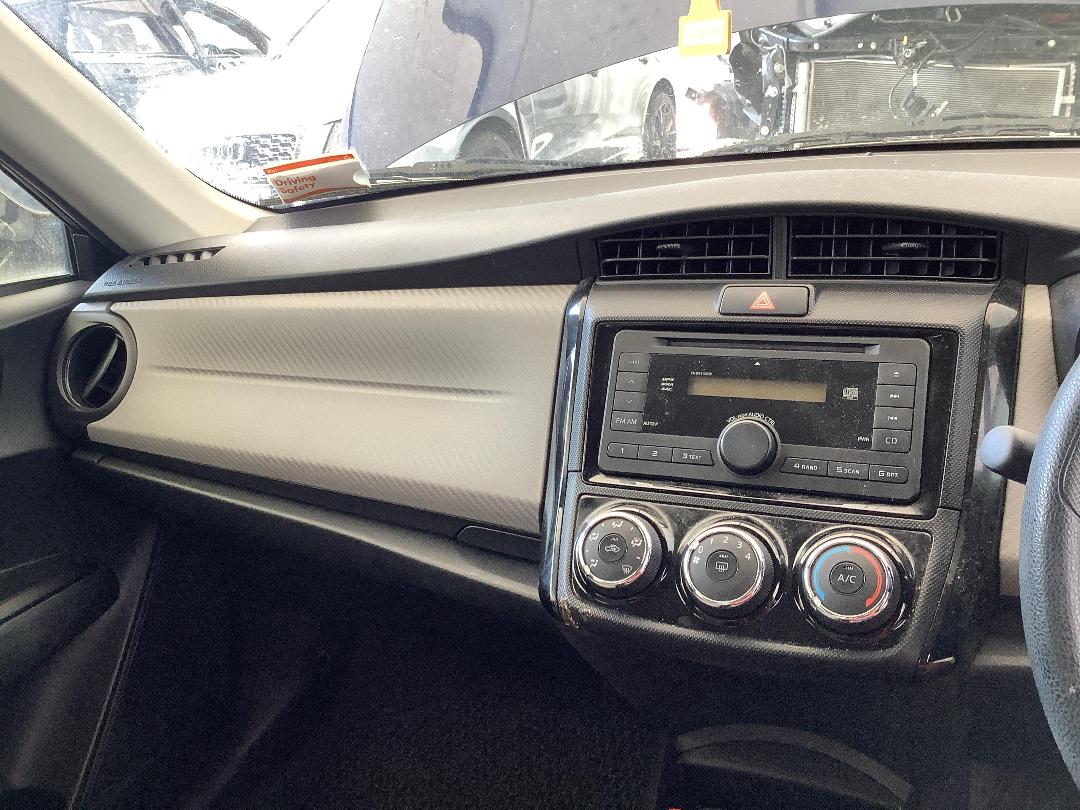 Photo '18' of Toyota Corolla Axio Photo '18' of Toyota Corolla Axio