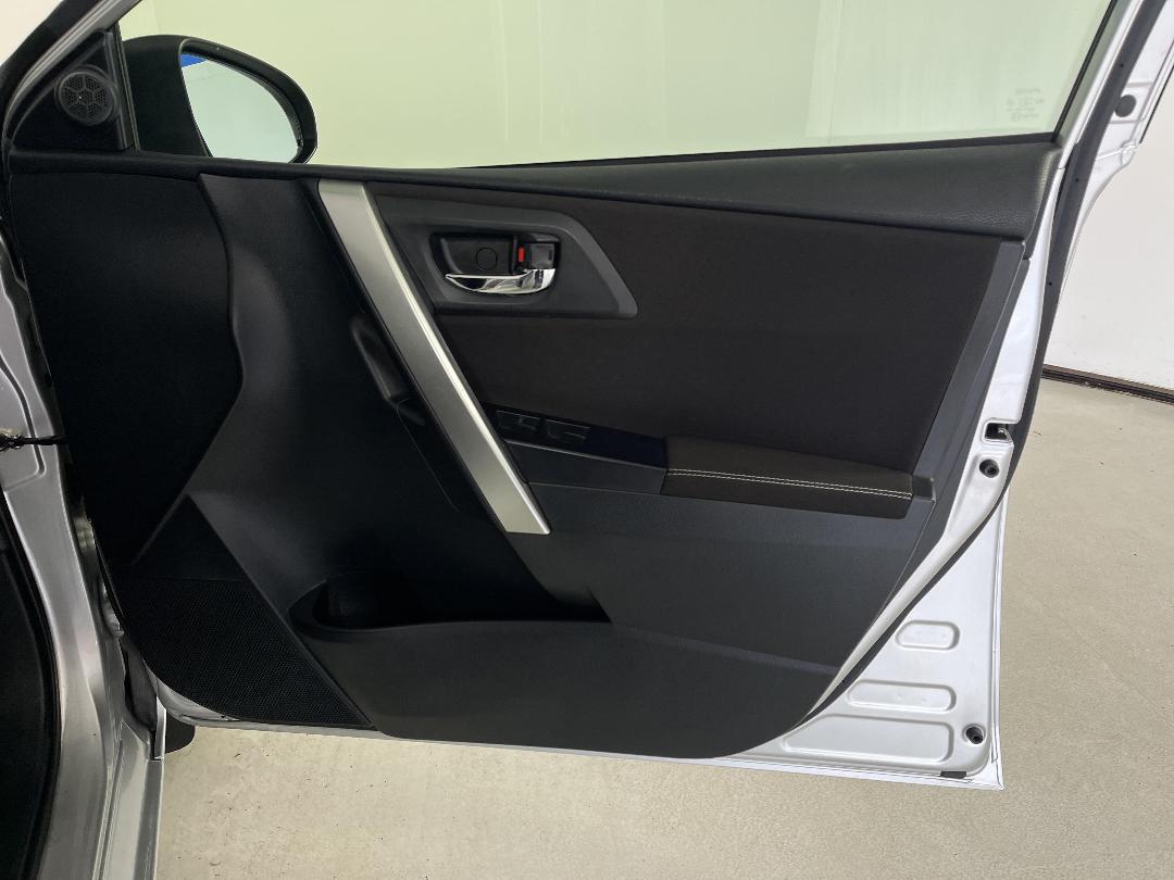 Photo '15' of Toyota Corolla