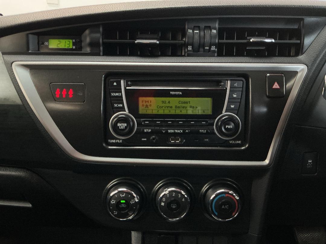 Photo '18' of Toyota Corolla