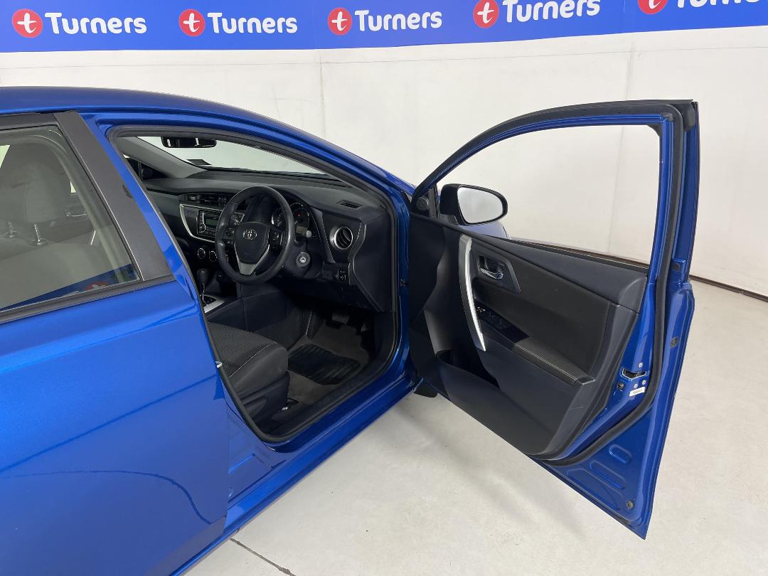 Photo '15' of Toyota Corolla