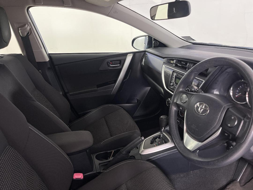 Photo '16' of Toyota Corolla