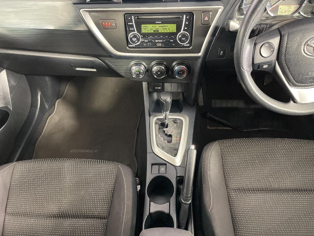 Photo '18' of Toyota Corolla