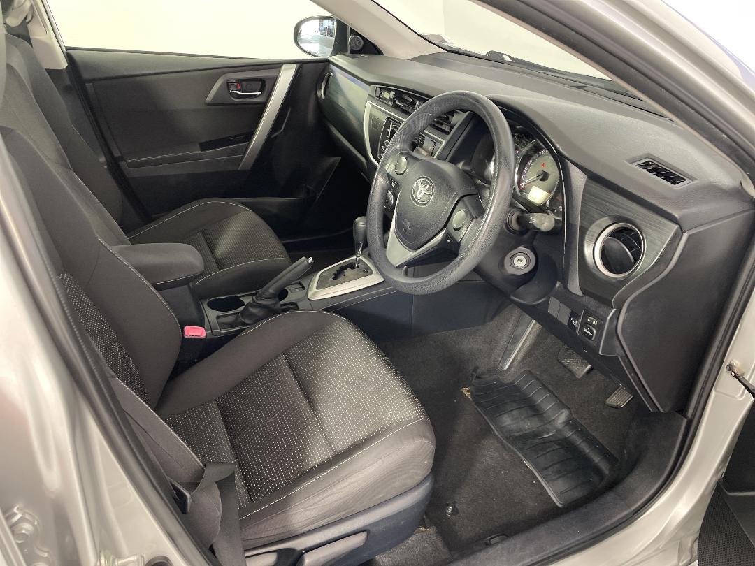 Photo '16' of Toyota Corolla